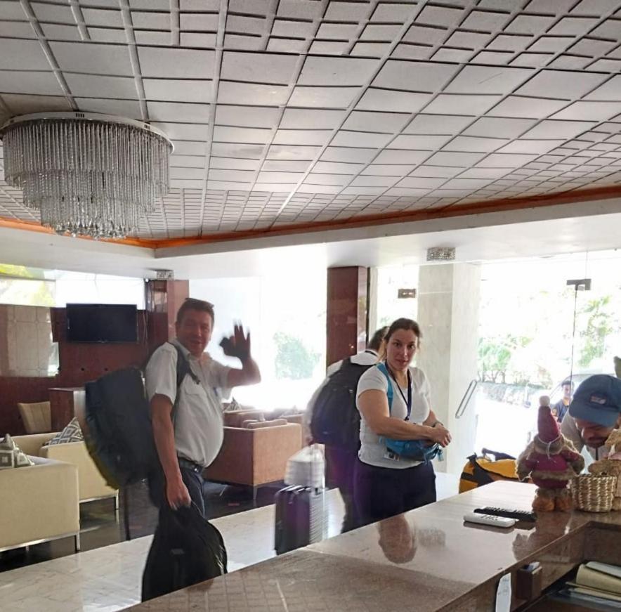 Good Wood Airport Hotel Katunayaka Esterno foto