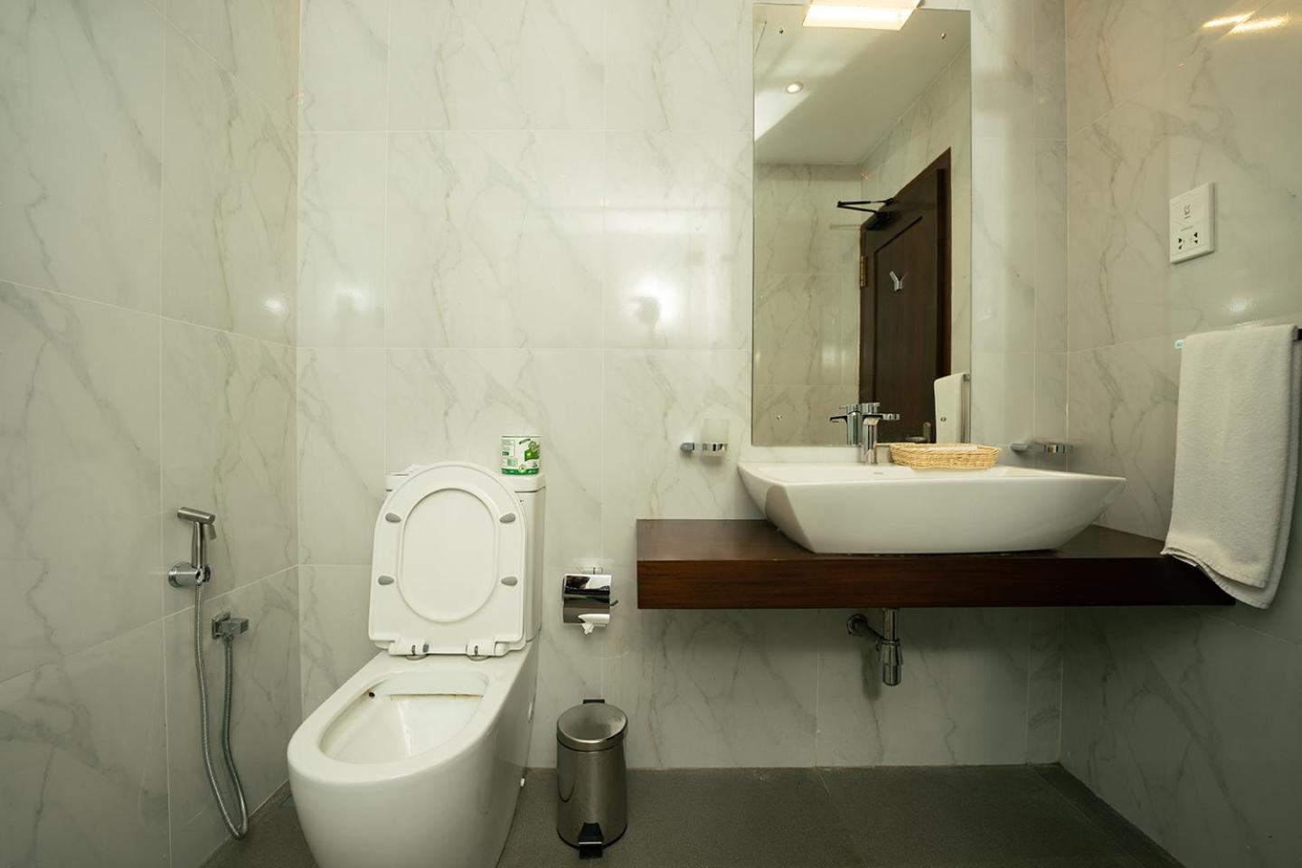 Good Wood Airport Hotel Katunayaka Esterno foto